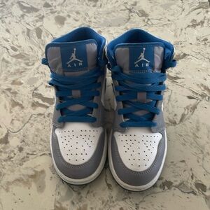 Nike air jordan mids boys size 4